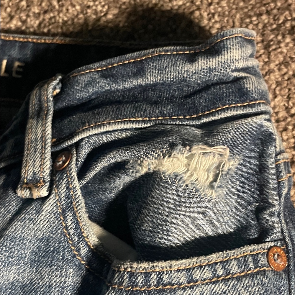 American Eagle Outfitters Women's Light Blue Straight Leg Jeans - Picture 3 of 5